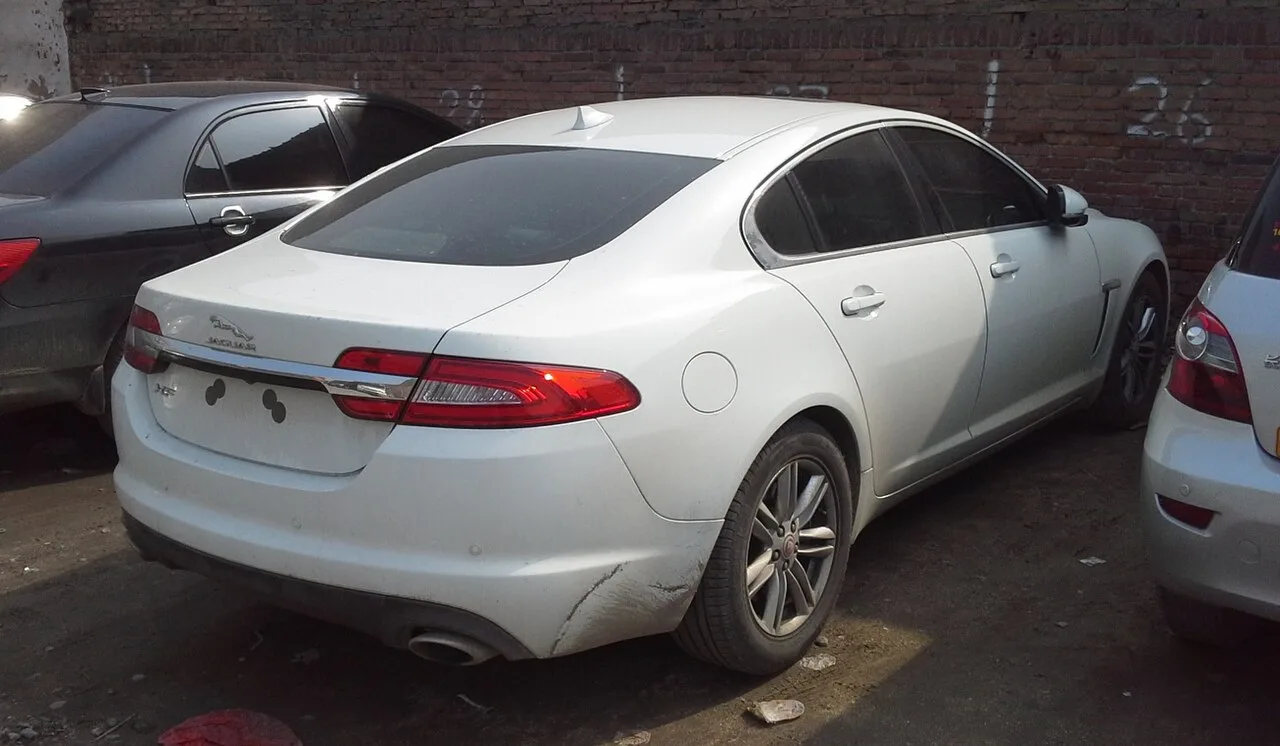 Jaguar XF, rear