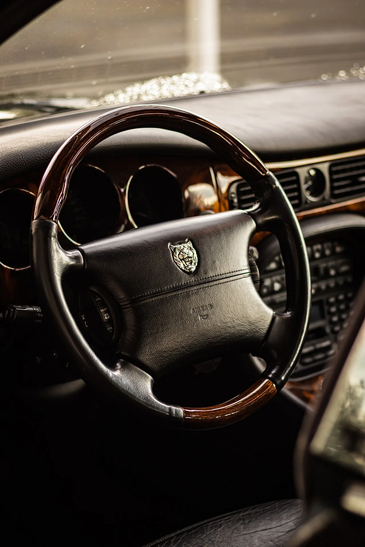 Jaguar XJ, interior