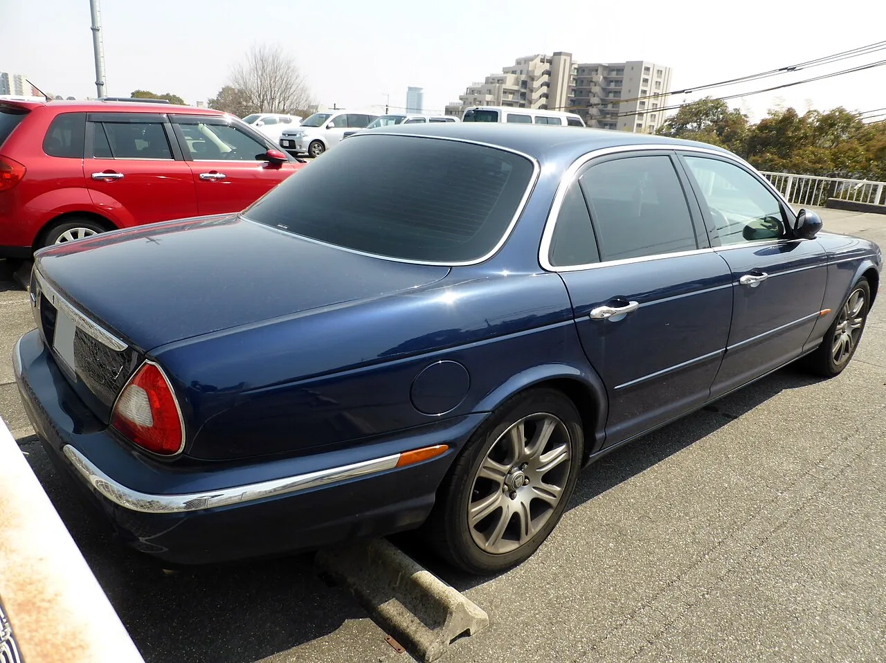 Jaguar XJ, rear