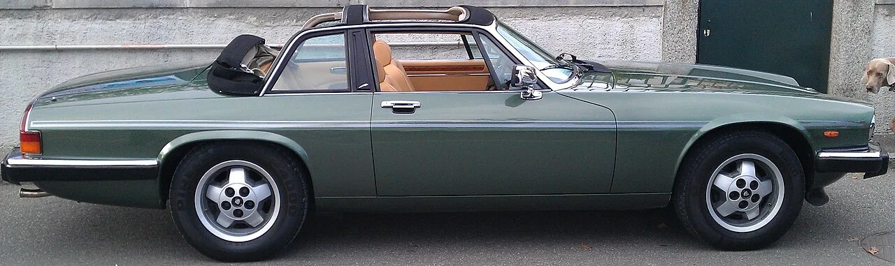 Jaguar XJ, side