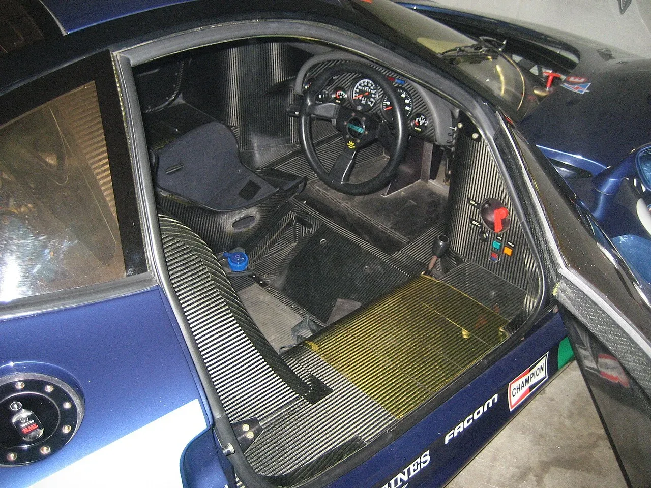 Jaguar XJR, interior
