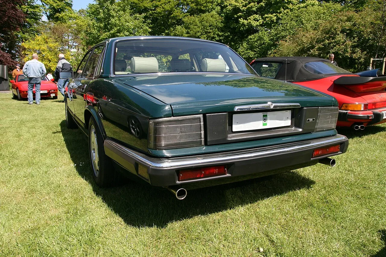 Jaguar XJRS, rear