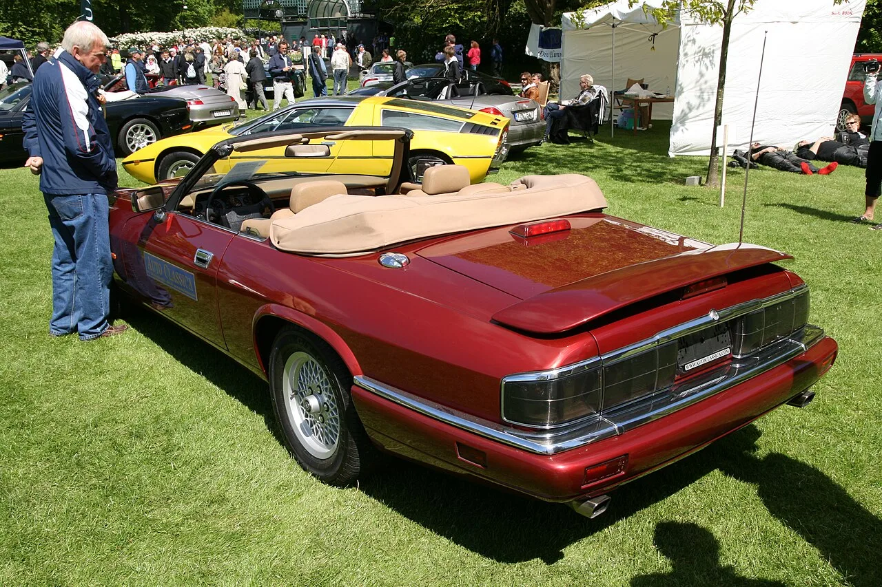 Jaguar XJS, rear