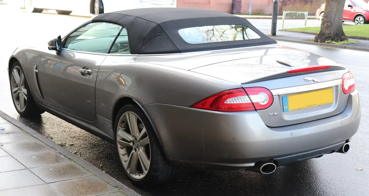 Jaguar XK, rear
