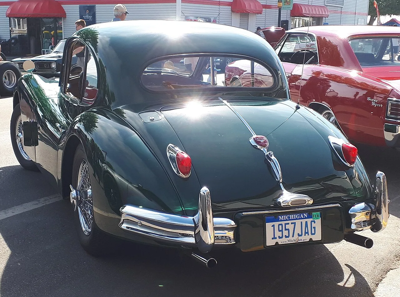 Jaguar XK140, rear