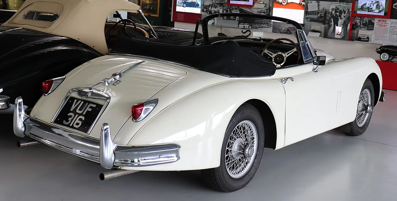 Jaguar XK150, rear