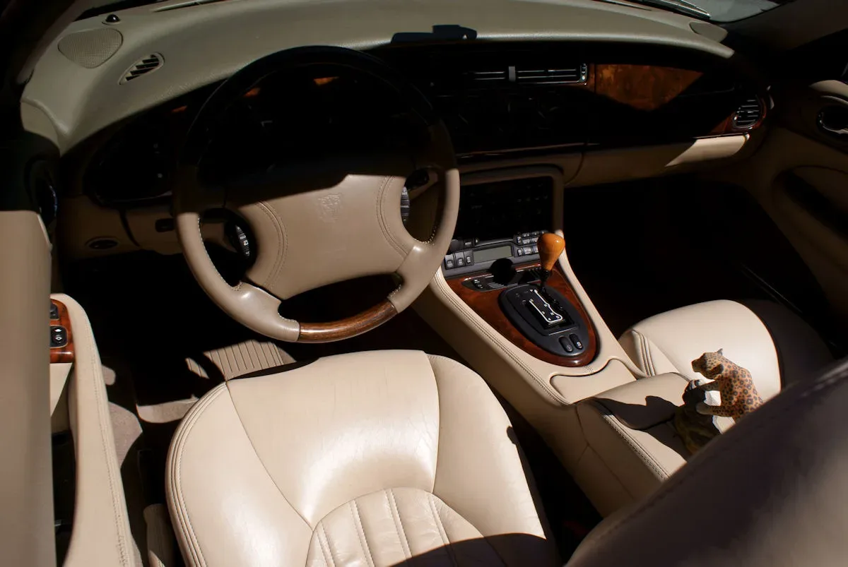 Jaguar XK8, interior
