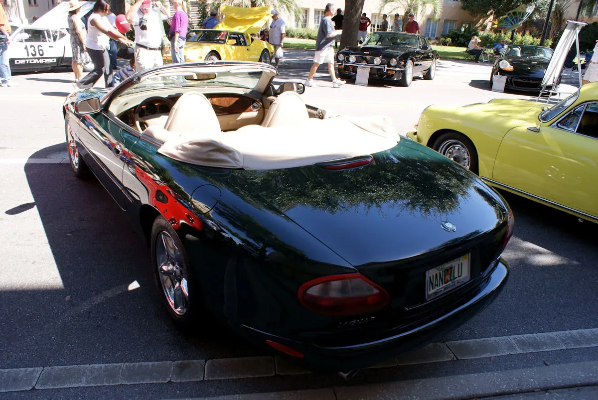 Jaguar XK8, rear