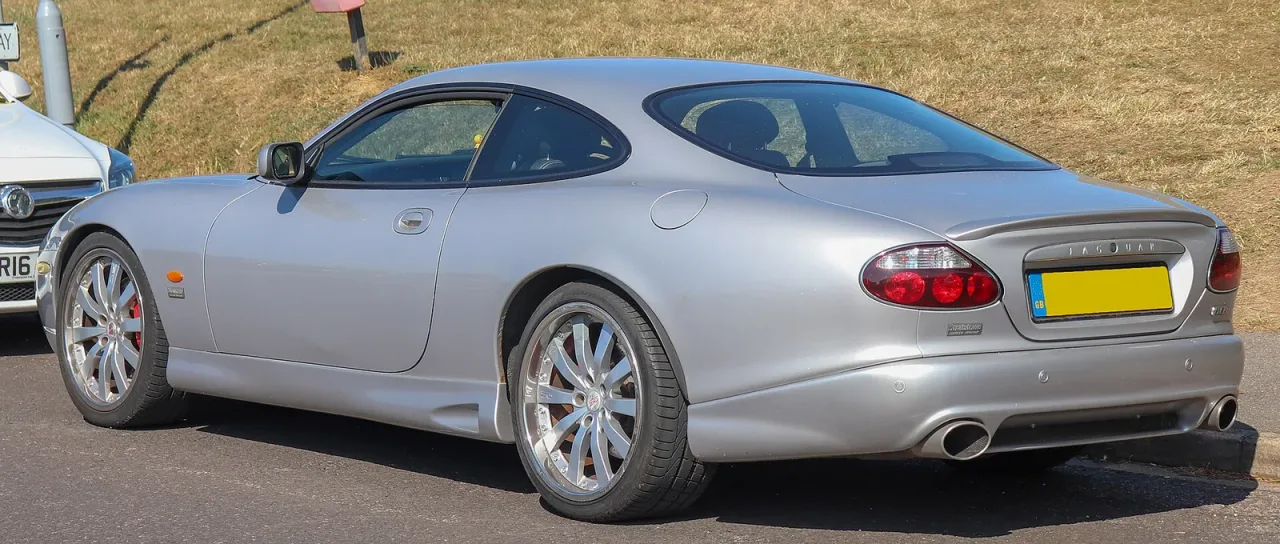 Jaguar XKR, rear