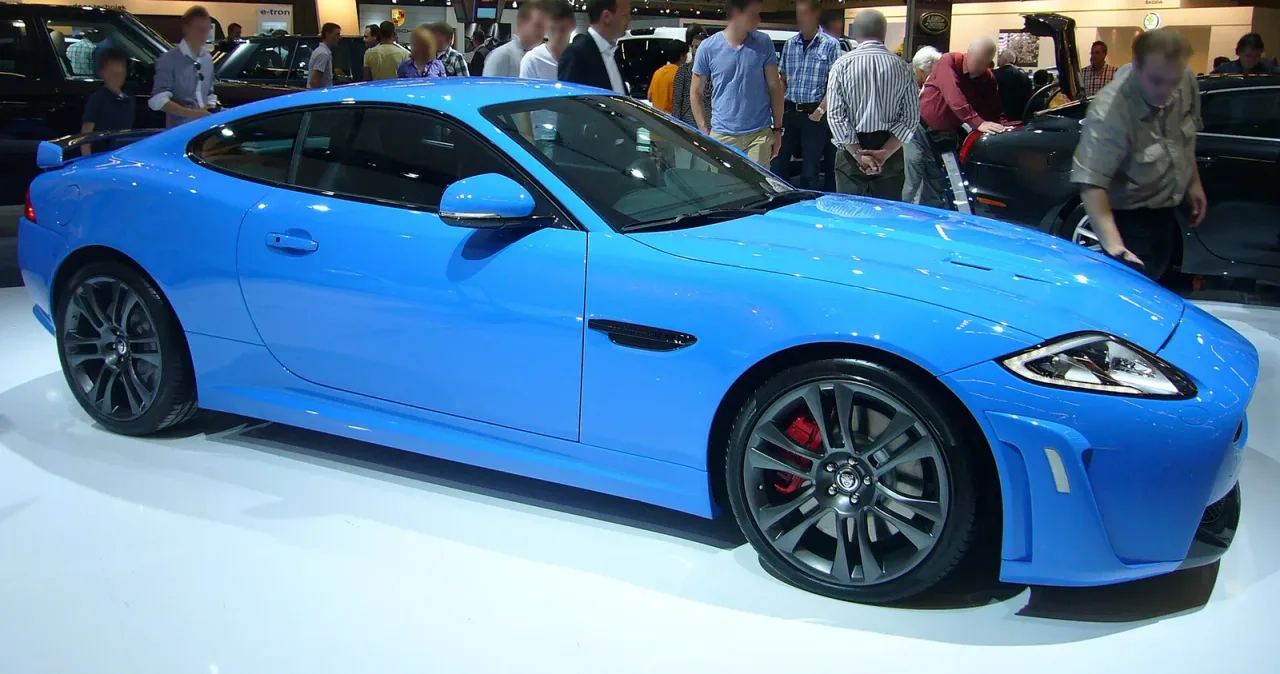 Jaguar XKR, side
