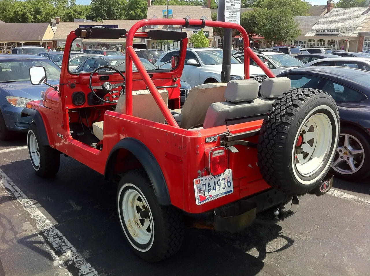 Jeep CJ, side
