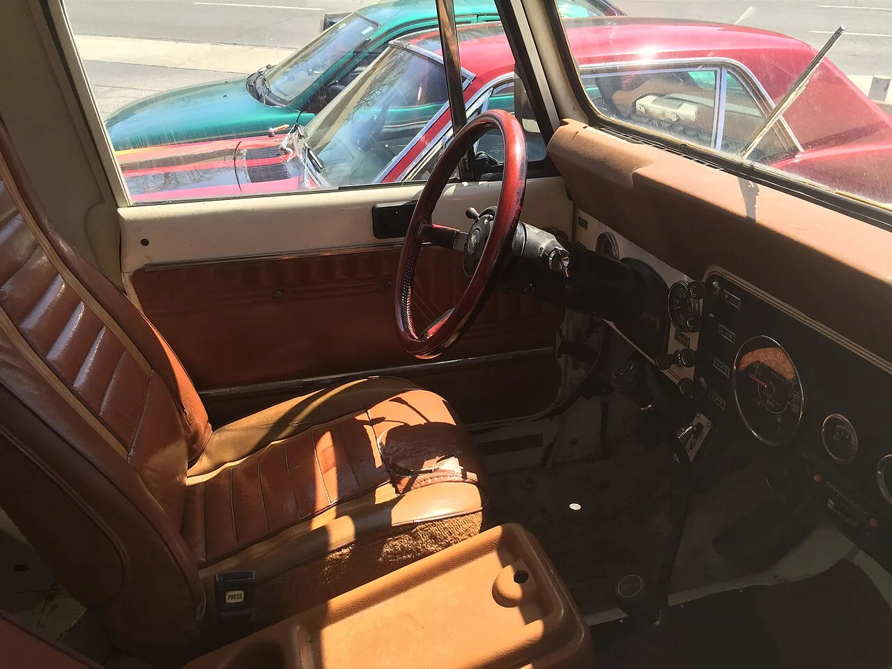 Jeep CJ-3A, side