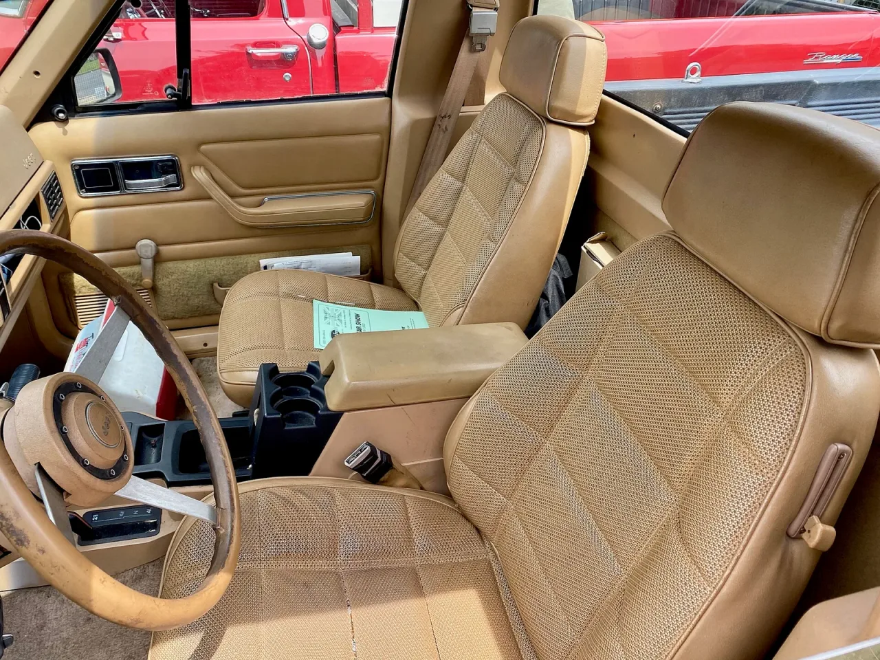 Jeep Comanche Pickup, interior