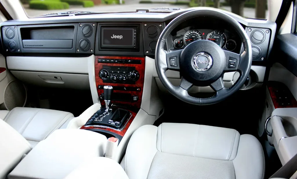 Jeep Commander, interior