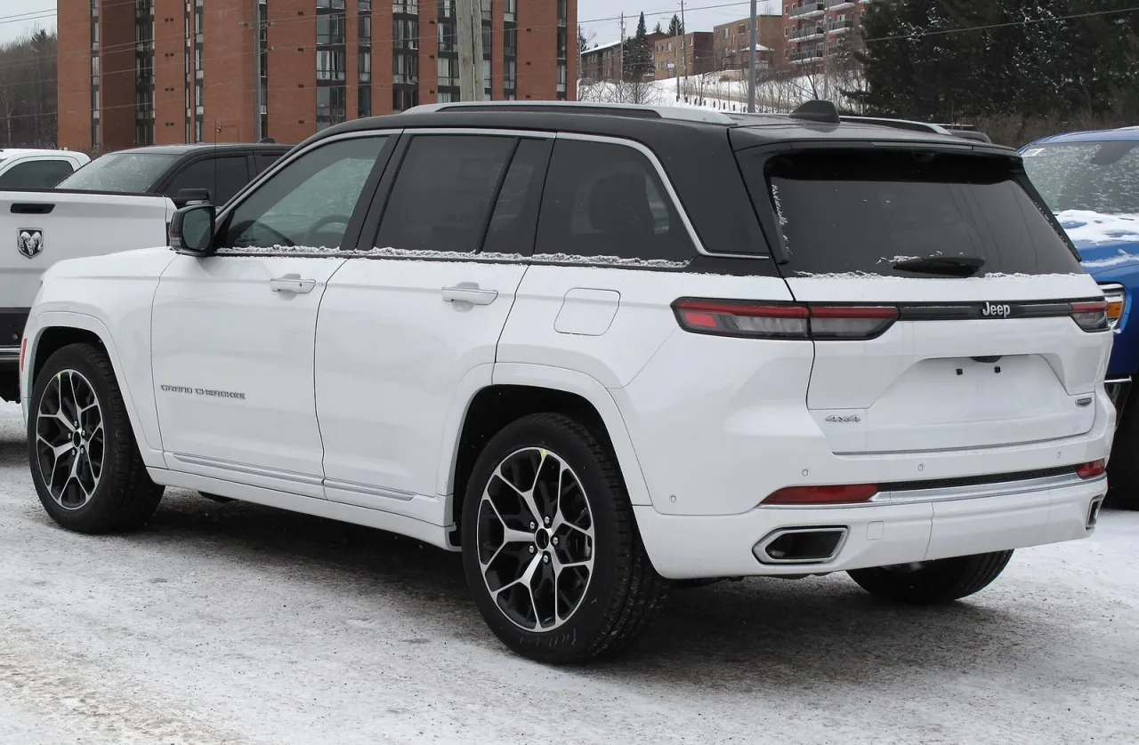 Jeep Grand Cherokee, rear