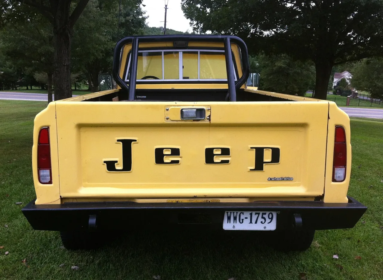 Jeep J-10 Pickup, rear