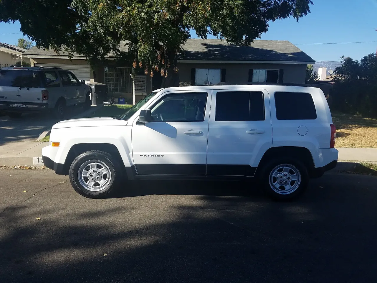 Jeep Patriot, side