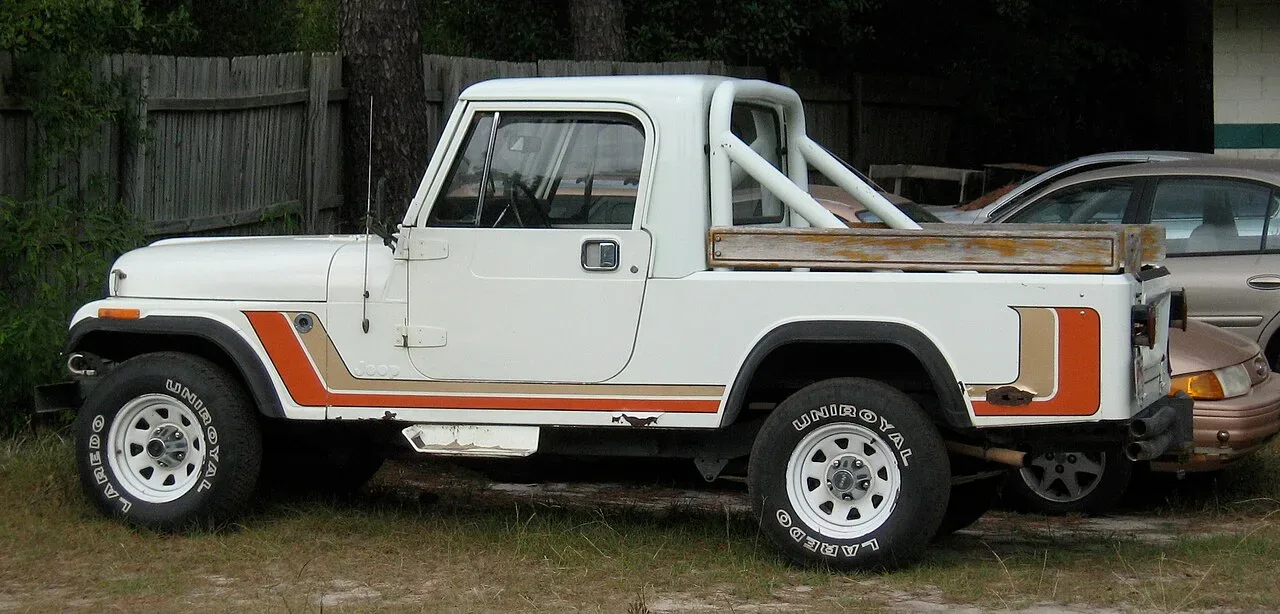 Jeep Scrambler Pickup, side