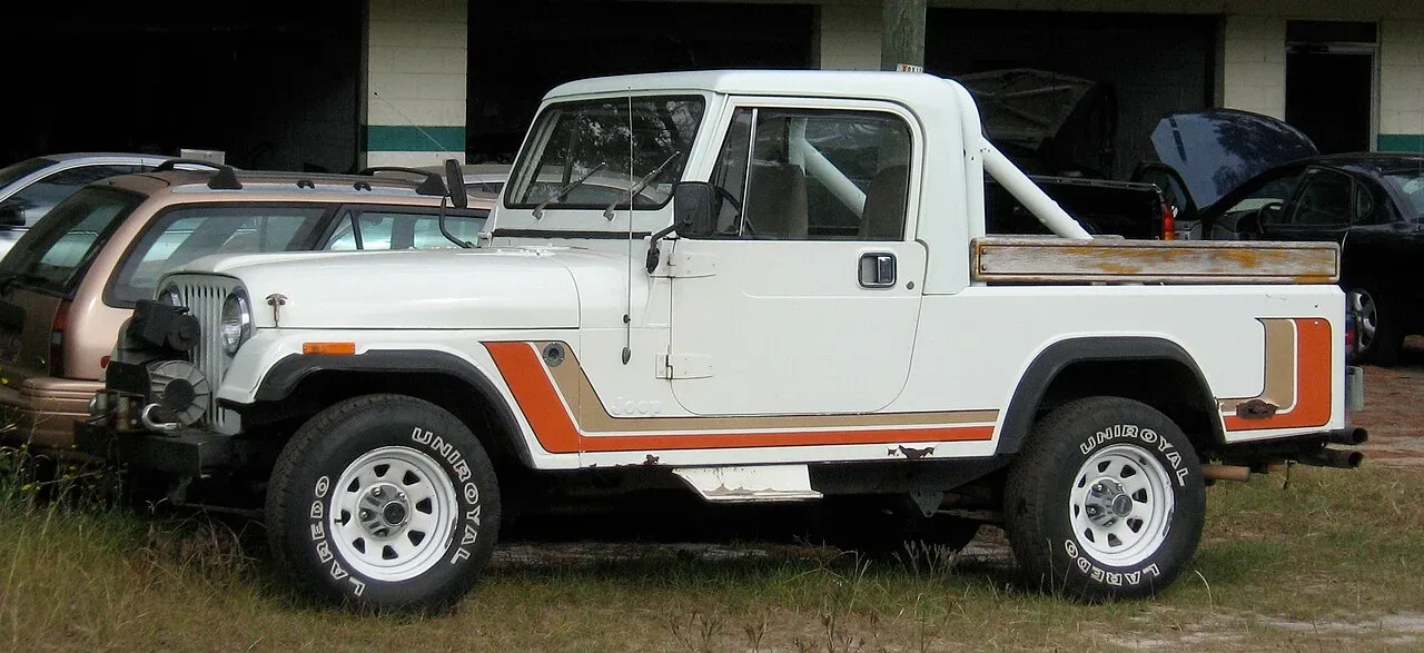 Jeep Scrambler, side