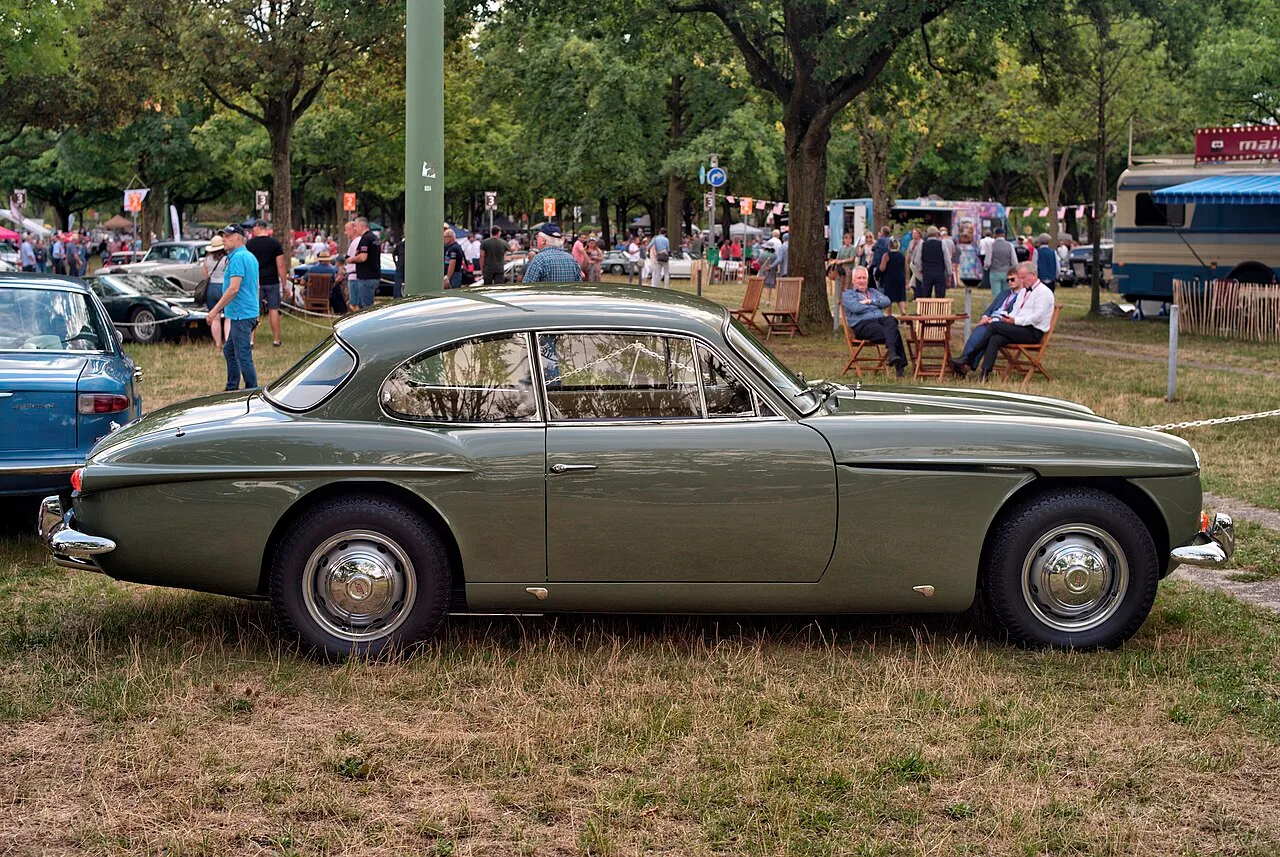 Jensen C-V8, side