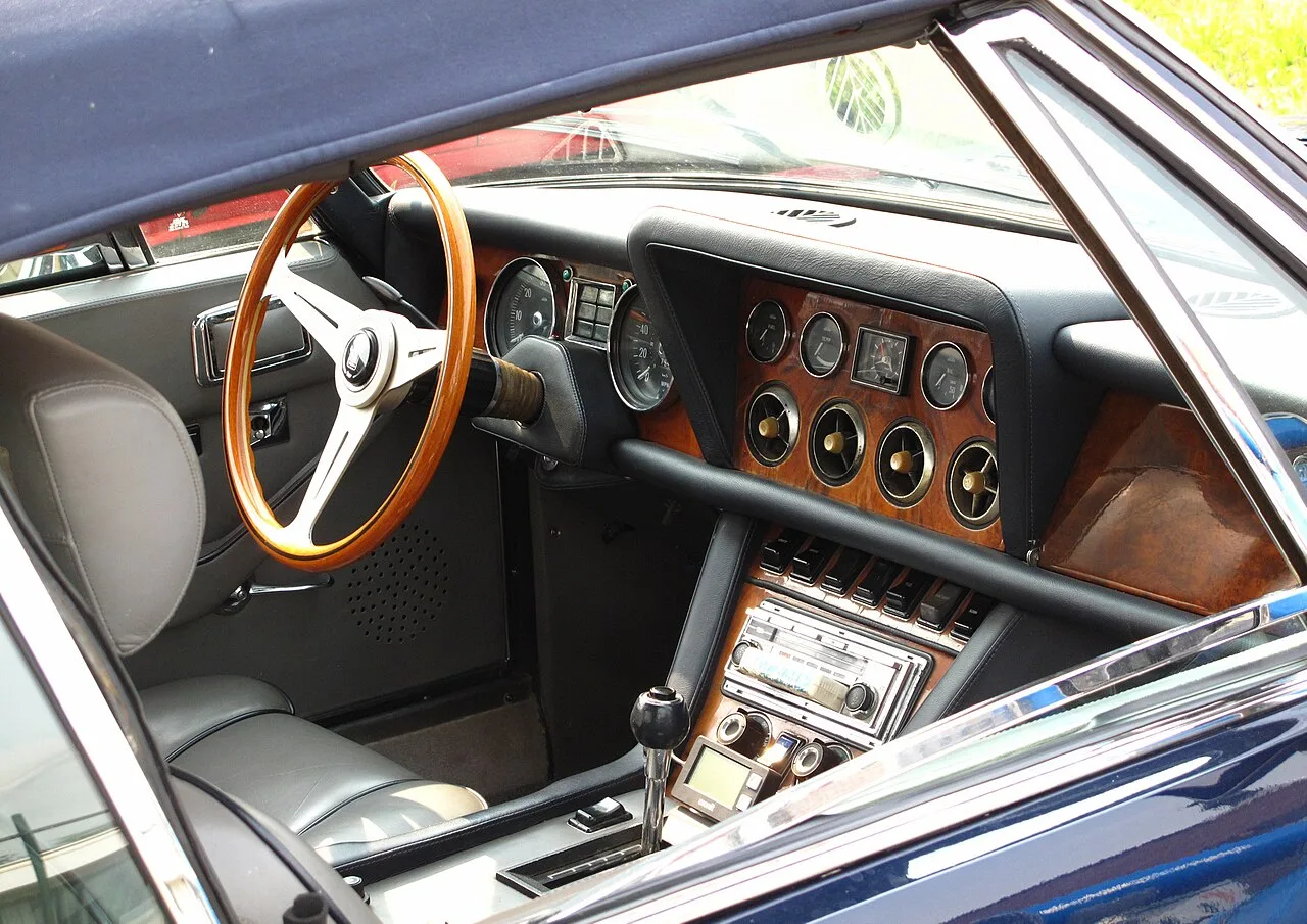 Jensen Interceptor, interior