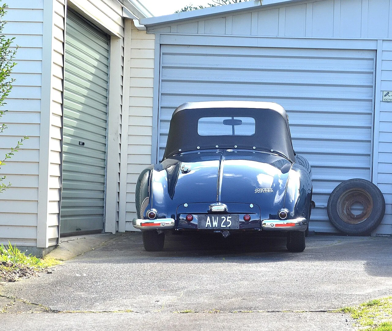 Jowett Jupiter, rear