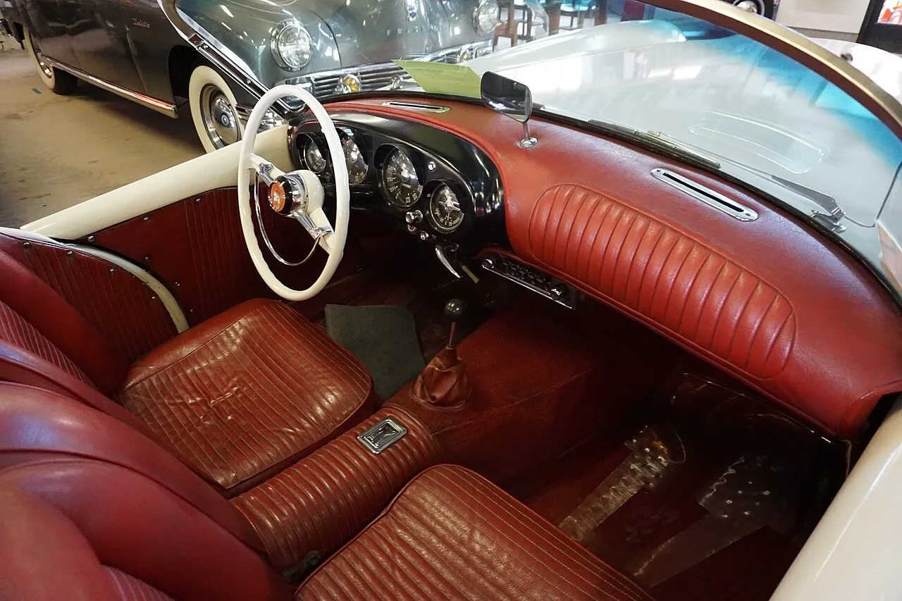 Kaiser Darrin, interior