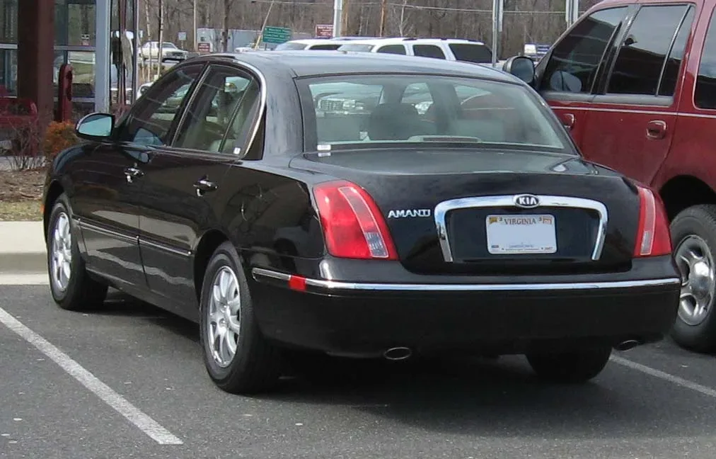 Kia Amanti, rear