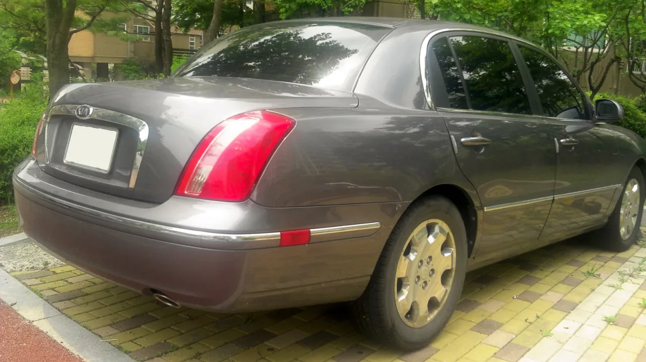 Kia Amanti, side