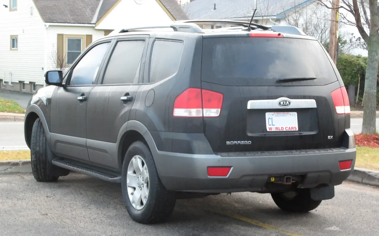 Kia Borrego, rear