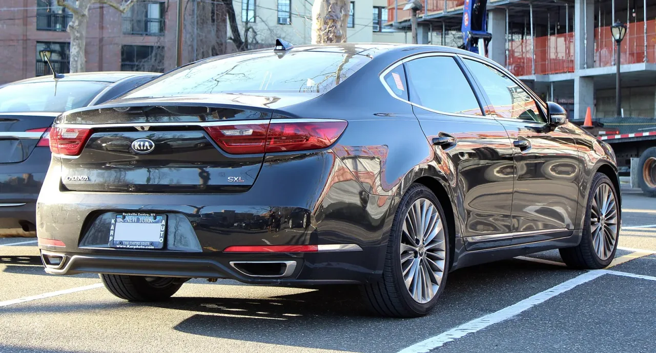 Kia Cadenza, rear