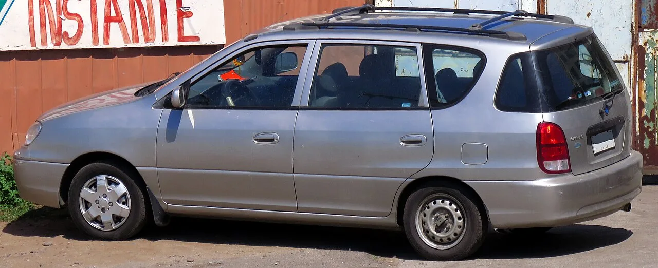 Kia Carens RS, rear