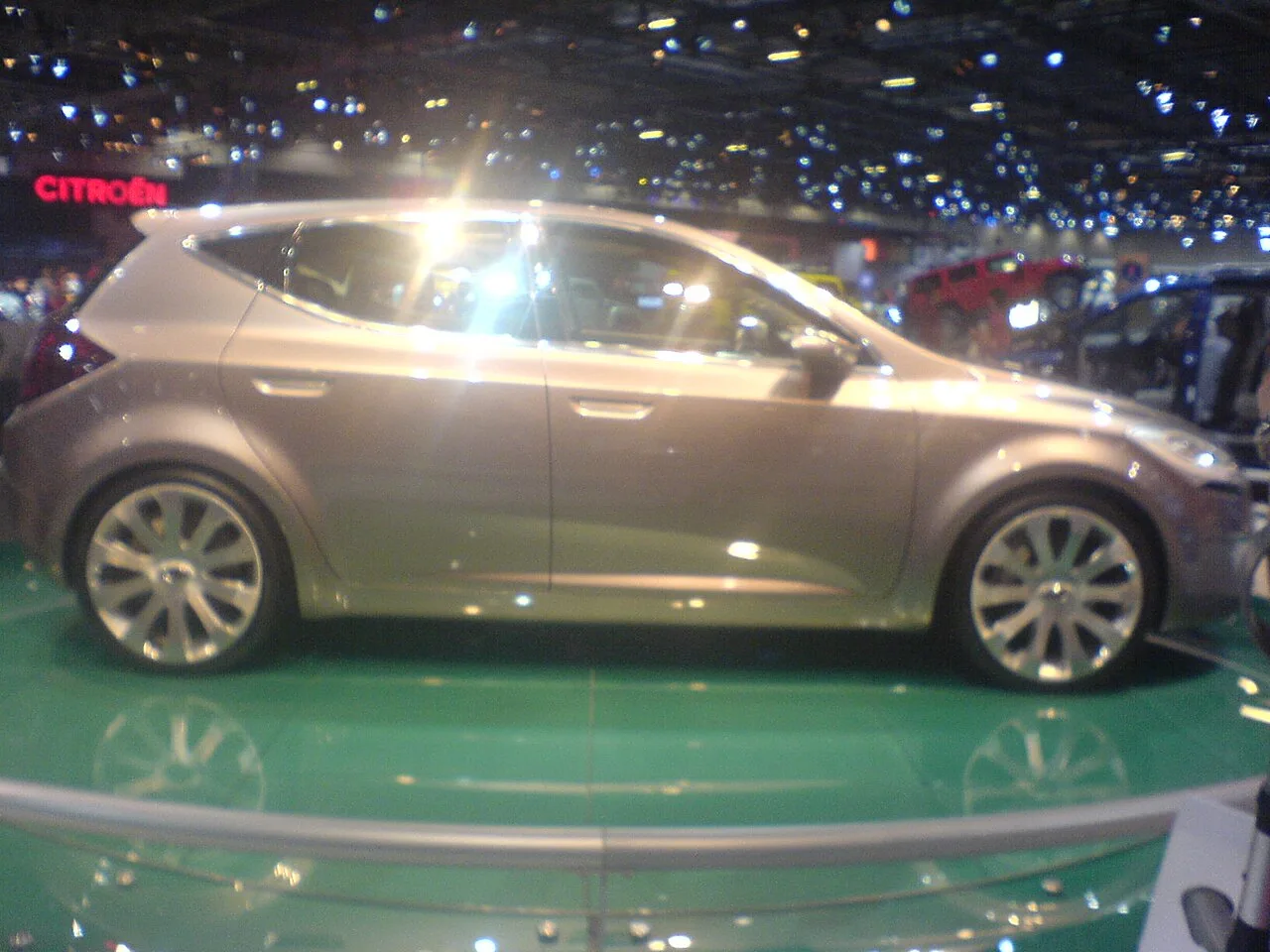 Kia Ceed, side