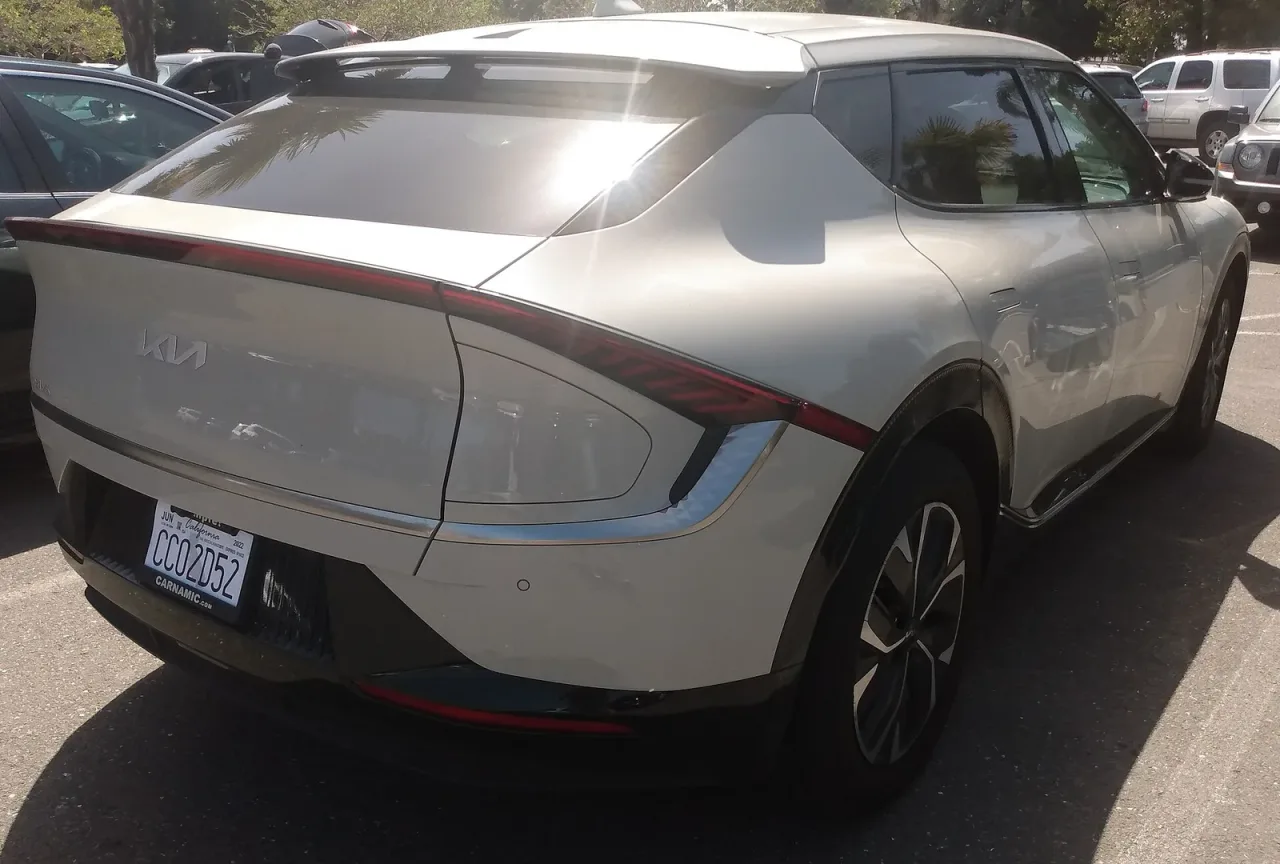 Kia EV6, rear