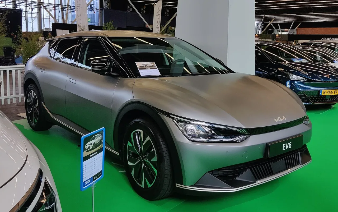 Kia EV6, side