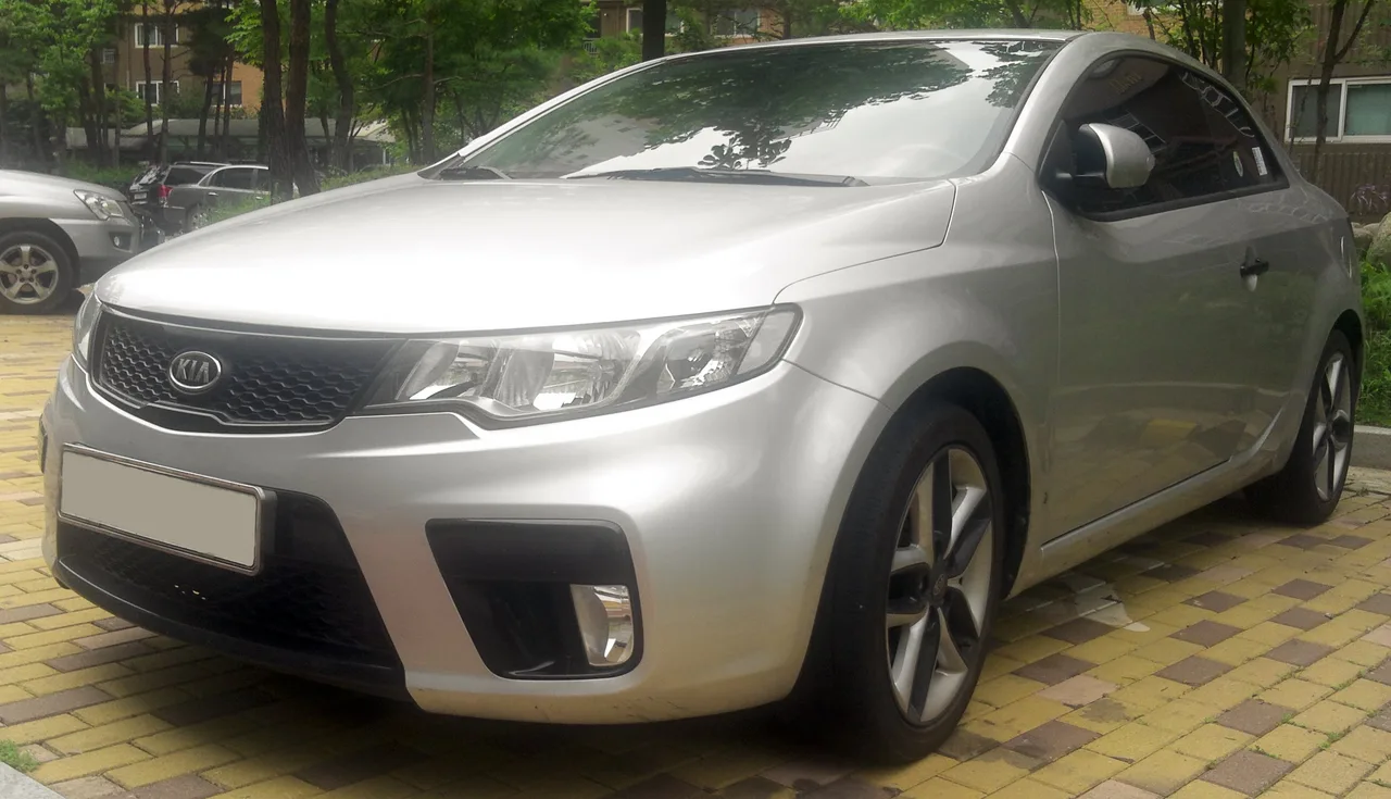 Kia Forte, side