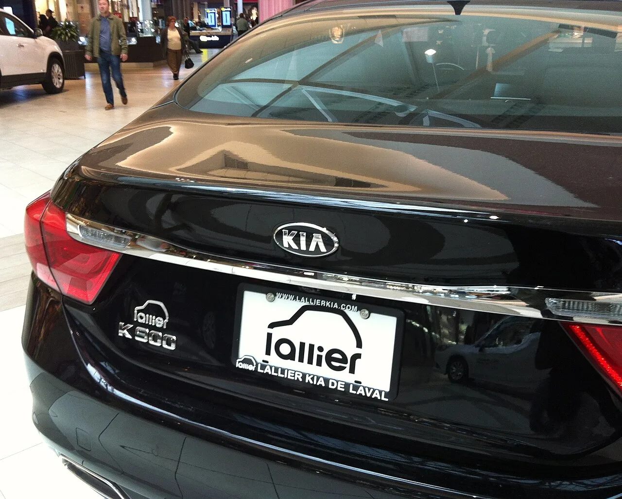 Kia K900, rear