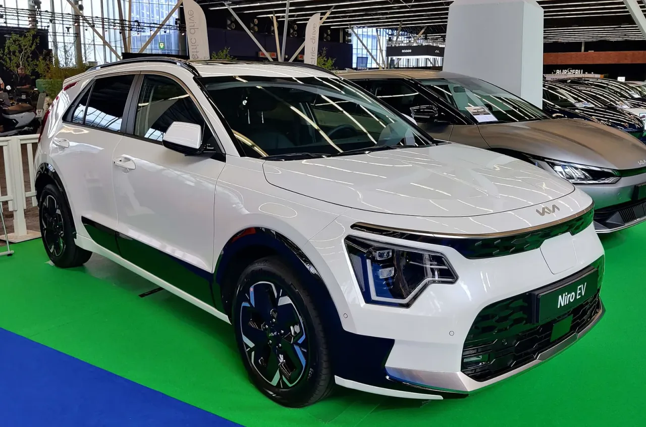 Kia Niro, side