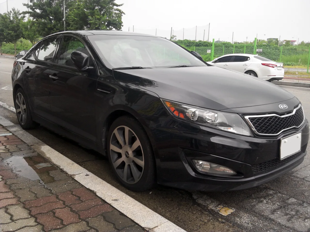 Kia Optima, side