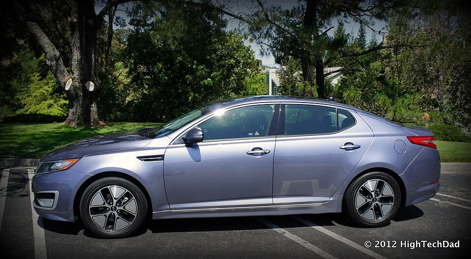 Kia Optima, side