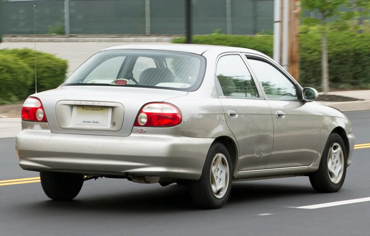Kia Sephia / Mentor / Shuma / Spectra second generation, rear