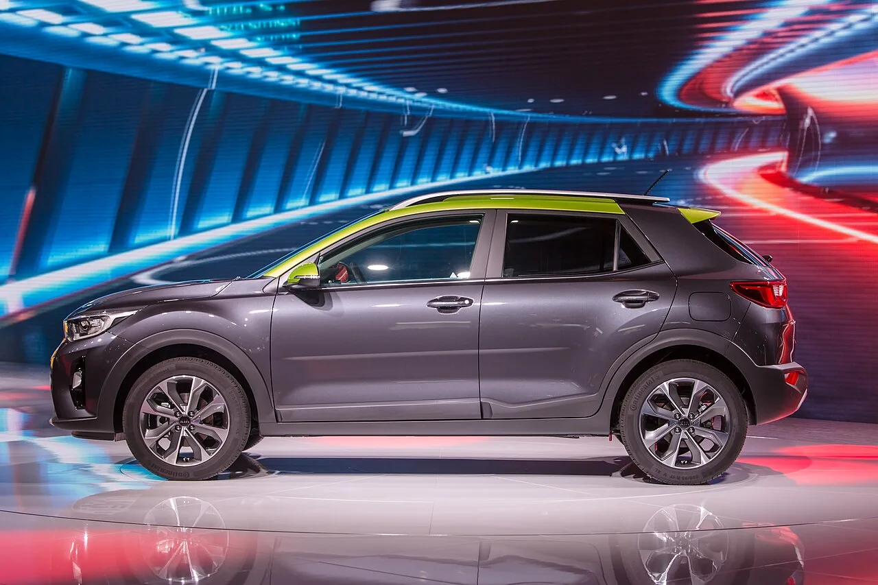 Kia Stonic, side