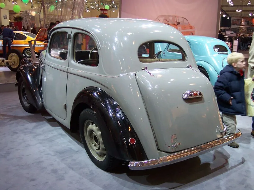 Škoda Popular 418 / 420, rear