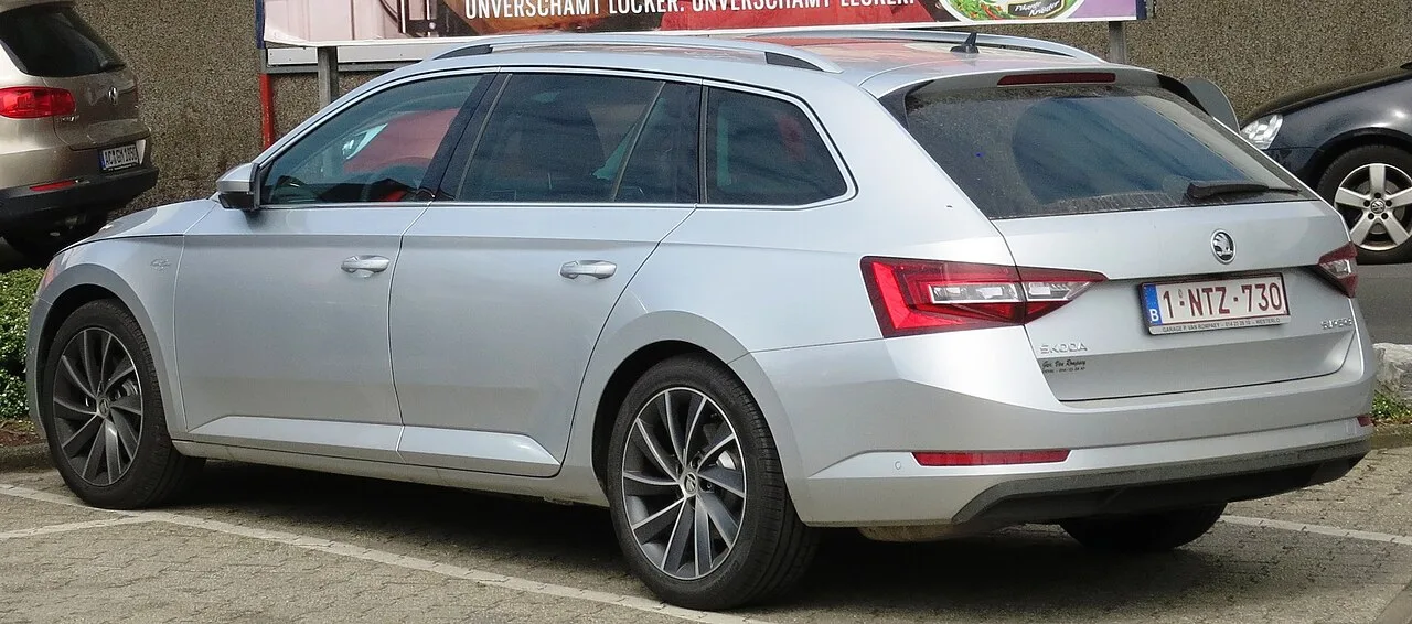 Škoda Superb B5, rear