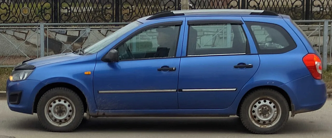 Lada Kalina, side