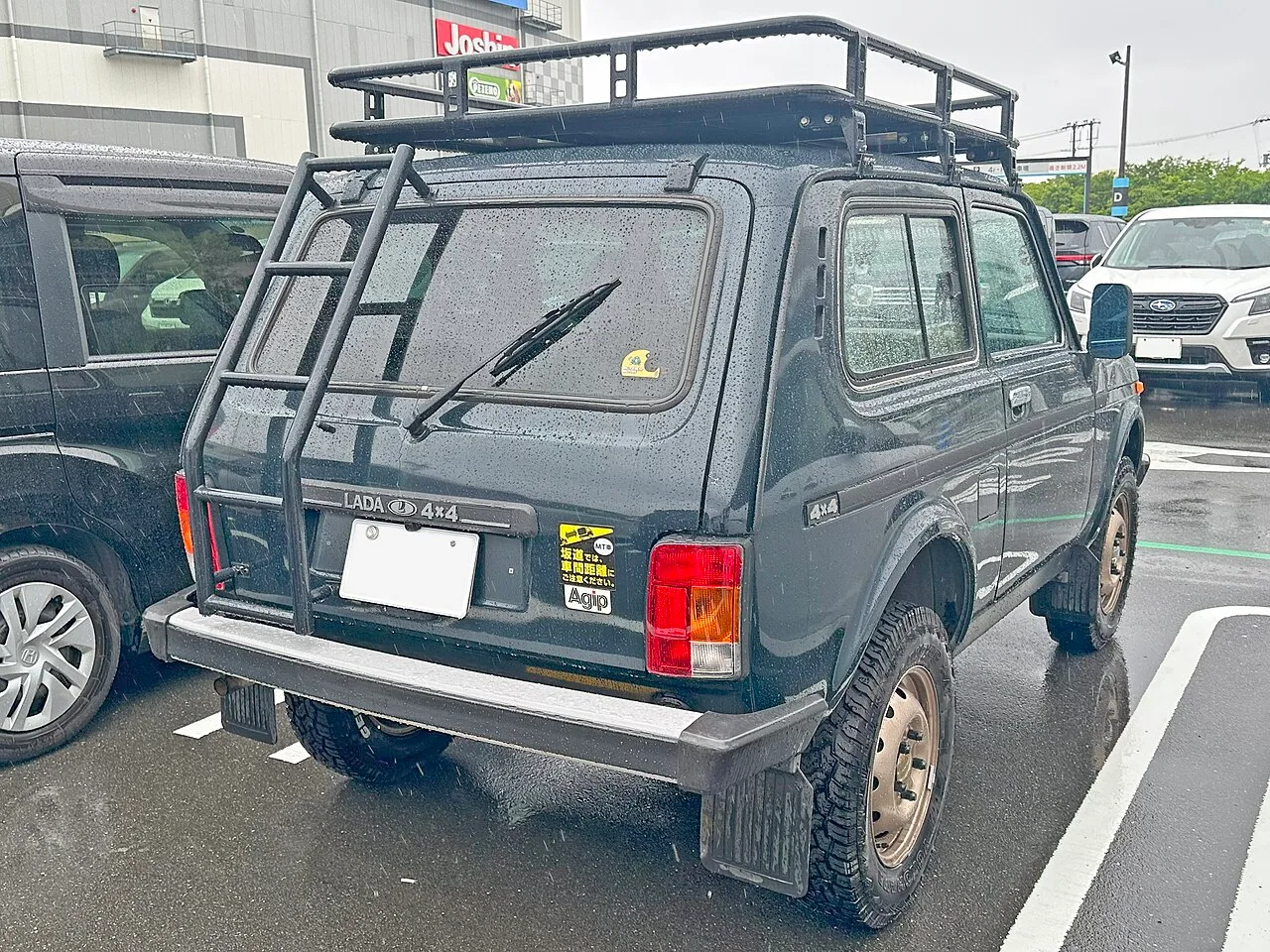 Lada Niva VAZ-2121 / 2131, rear