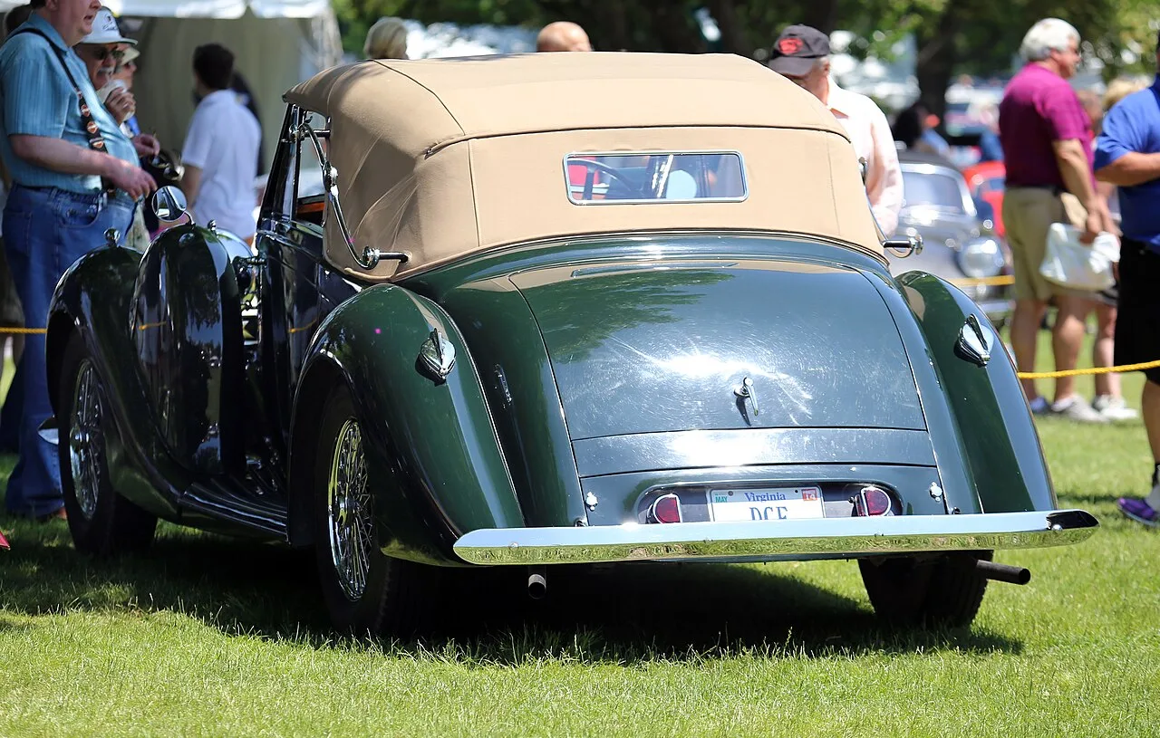 Lagonda V12, rear