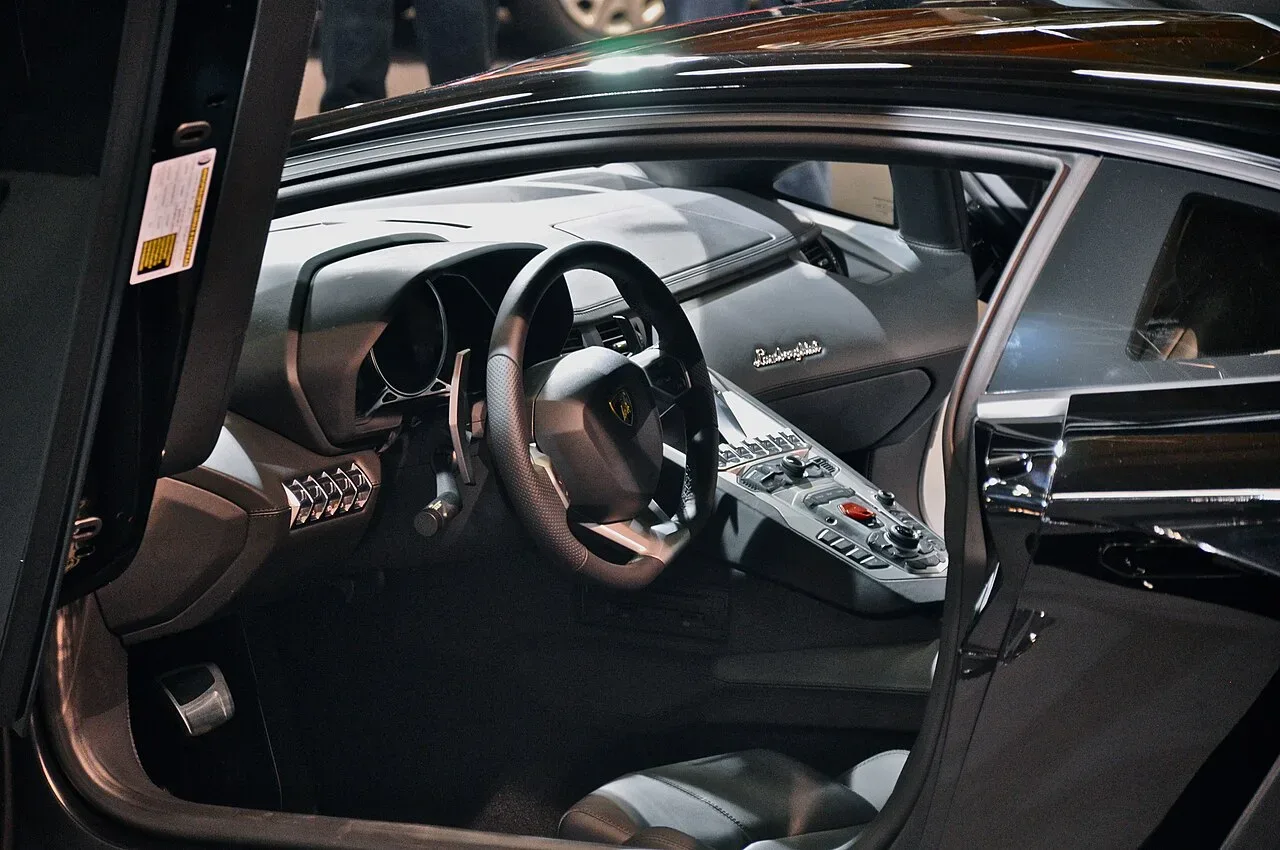 Lamborghini Aventador, interior
