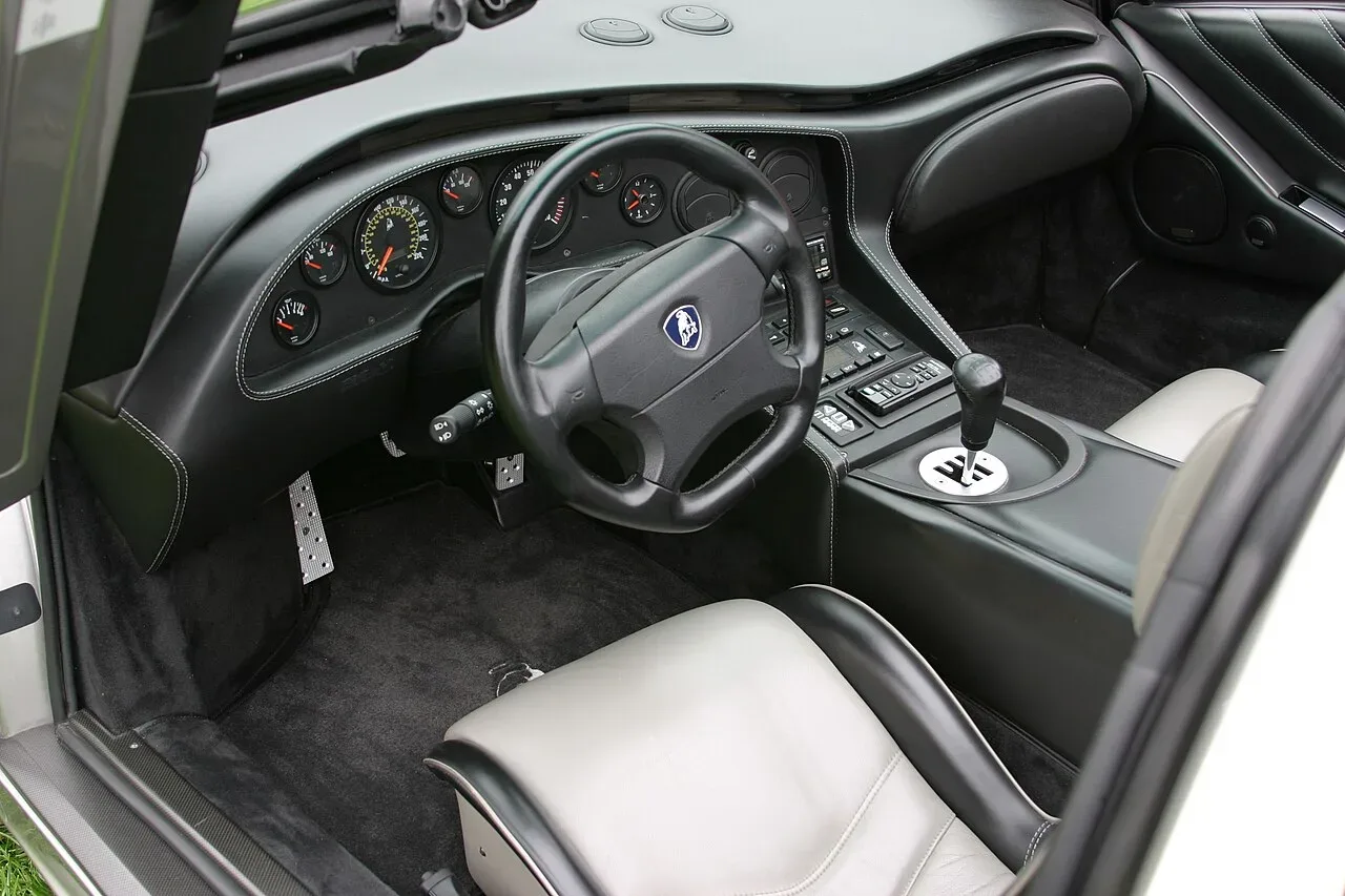 Lamborghini Diablo, interior