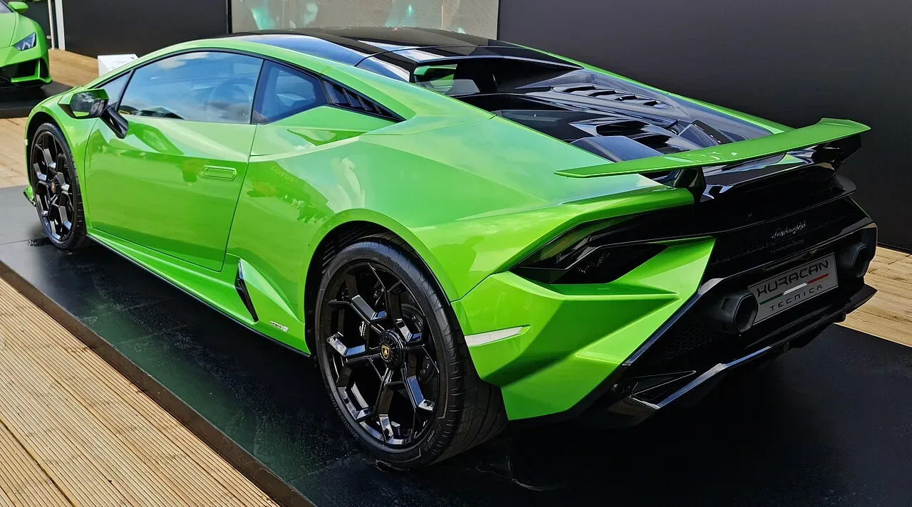 Lamborghini Huracan, rear